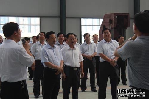 市委領(lǐng)導(dǎo)到生產(chǎn)車間