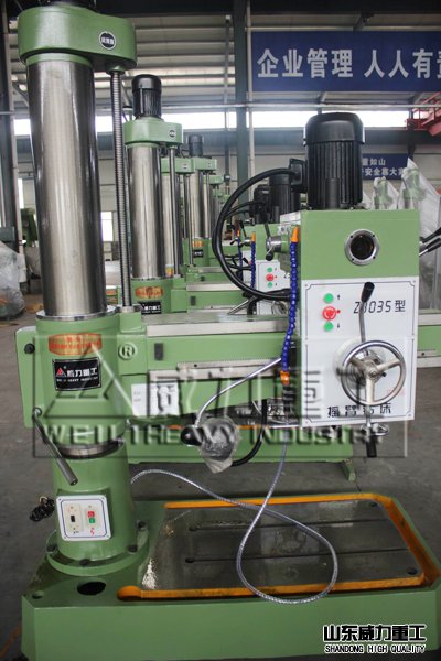 搖臂鉆床生產(chǎn)車間實(shí)拍