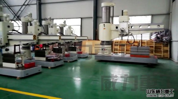 Z3080搖臂鉆床車間實(shí)物圖