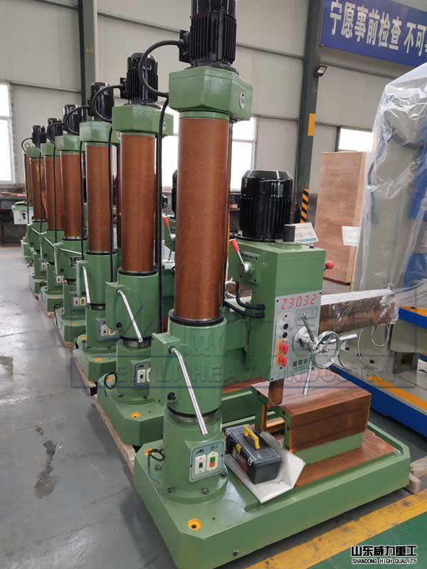 3032機(jī)械搖臂鉆床