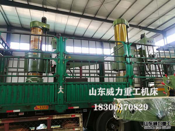 液壓搖臂鉆床發(fā)貨圖