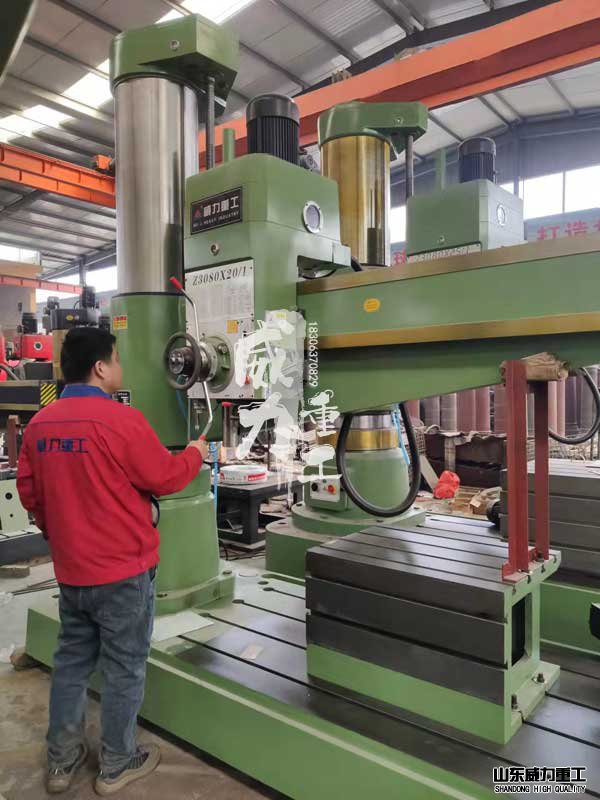 Z3080X20液壓搖臂鉆床車間實(shí)物圖